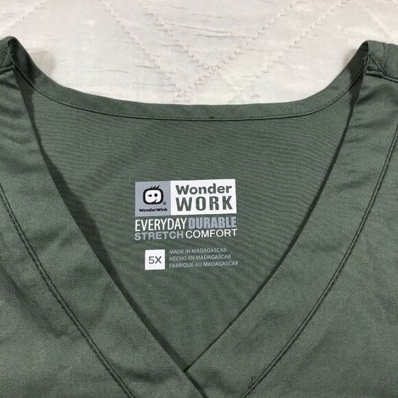 Wonder Work greeen scrub‎ top 5X - Picture 3 of 4